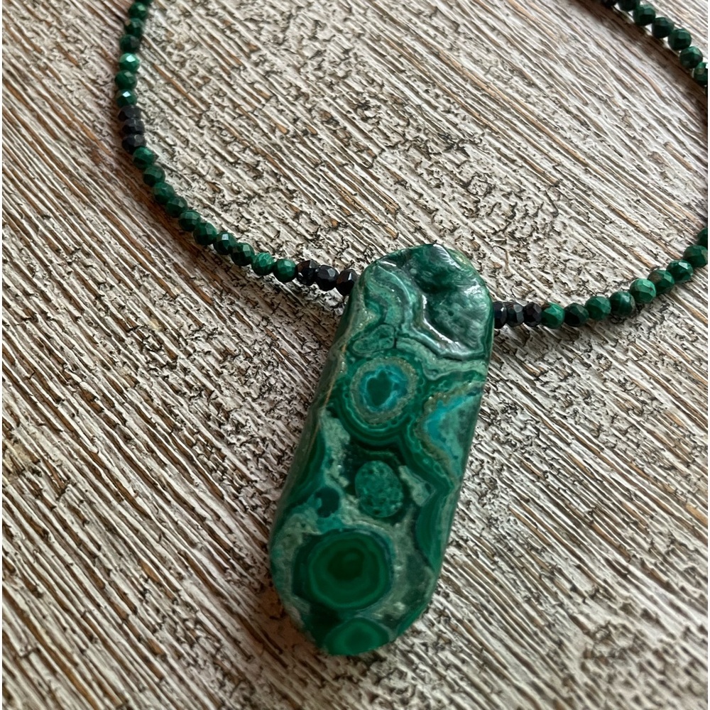 Malachite nugget gemstone pendant necklace. Malachite & black spinel strand. S.S